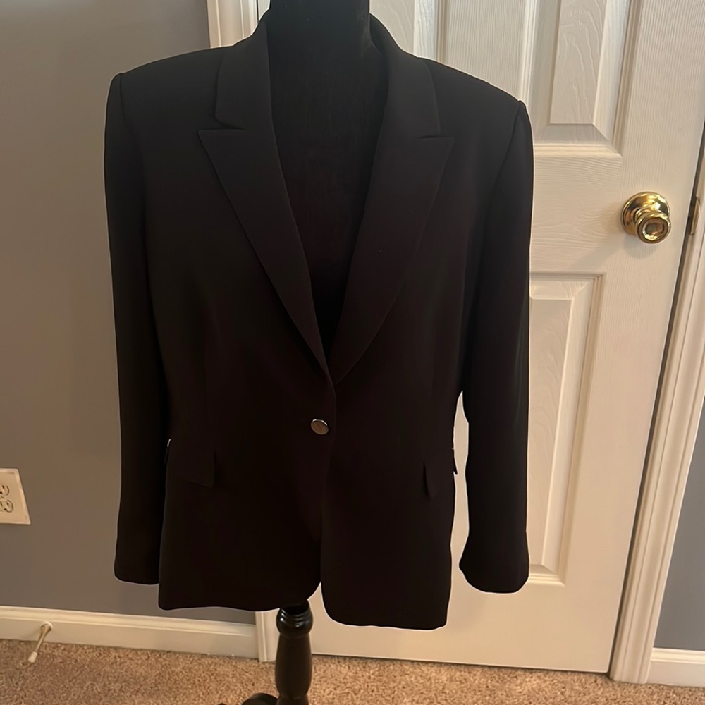Tahari blazer